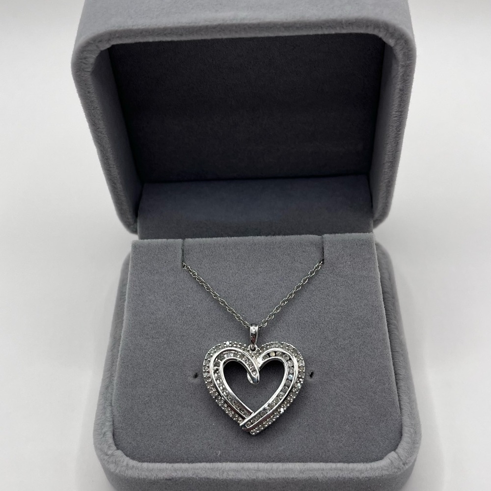 0.50 CT Natural Diamond Large Heart Sterling Silver Necklace - Picture 3 of 8